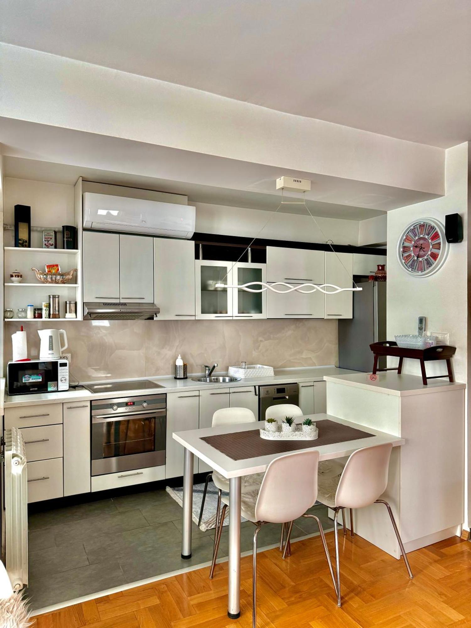 Апартаменты Modern & Cozy Скопье Экстерьер фото